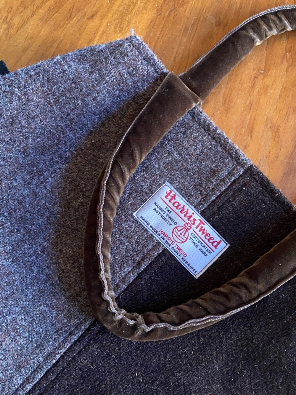 Like new iconic Harris Tweed handbag made in Scotland - Picture 5 of 9